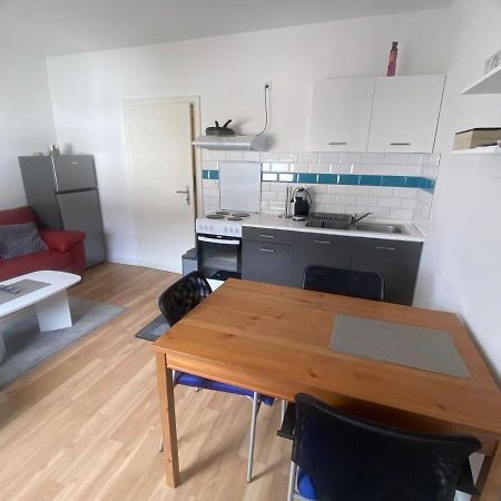 Schoene 2 Zimmer Apartment In Krefeld City, Monteur Wohnung Netflix & Prime Экстерьер фото