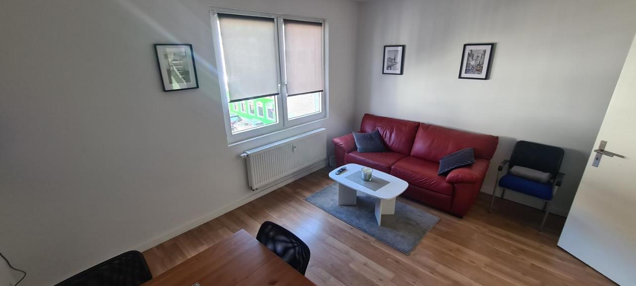 Schoene 2 Zimmer Apartment In Krefeld City, Monteur Wohnung Netflix & Prime Экстерьер фото